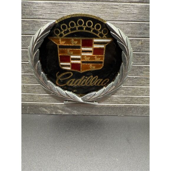 Cadillac Automobile Plate With “ Cadillac Wreath and Crest” Logo Vintage - Picture 7 of 11
